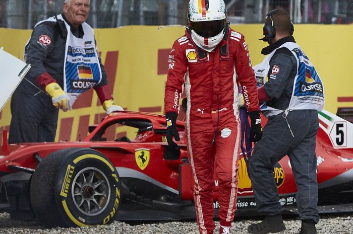Sebastian Vettel usai crash di F1 Jerman 2018