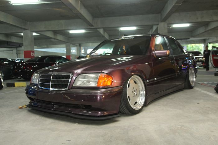 Mercedes-benz C180 1995, Gaya Sporty Dengan AMG