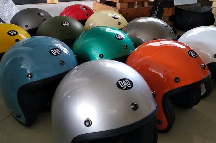 Ilustrasi helm anak 