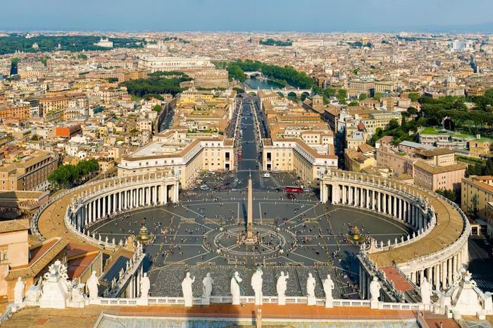 Rider MotoGP akan kunjungi Vatican