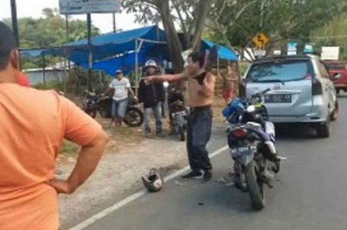 Keberatan ditilang polisi, seorang pengendara nekat telanjang di Mamuju, Sulawesi Barat
