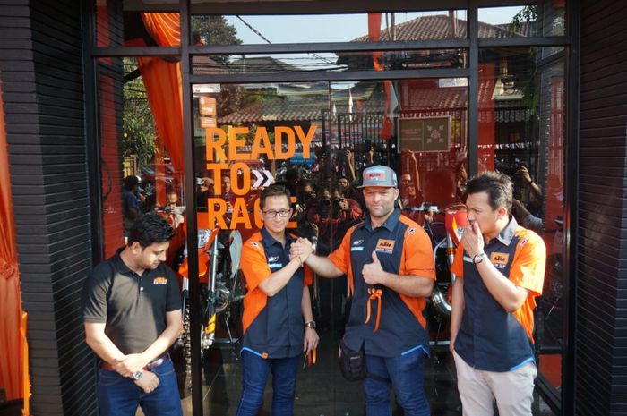 KTM resmikan dealer baru di kawasan Bintaro, Jakarta Selatan (31/08/2018)