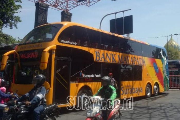 Bus Double Decker Surabaya