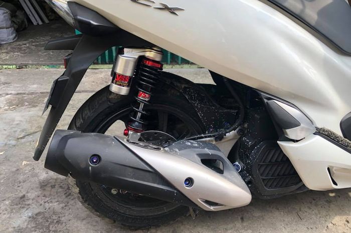 Ilustrasi Shockbreaker motor matik