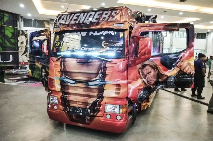 Avengers, salah satu kontestan modifikasi truk Fuso Canter di Jogjakarta Truck Festival 2018 - Hikma