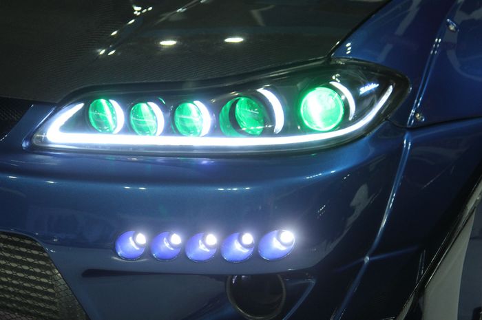 Ilustrasi. Modifikasi lampu Nissan Silvia S15