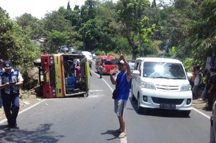 Bus Pariwisata terguling di Bandungan, Minggu siang (7/10/2018)