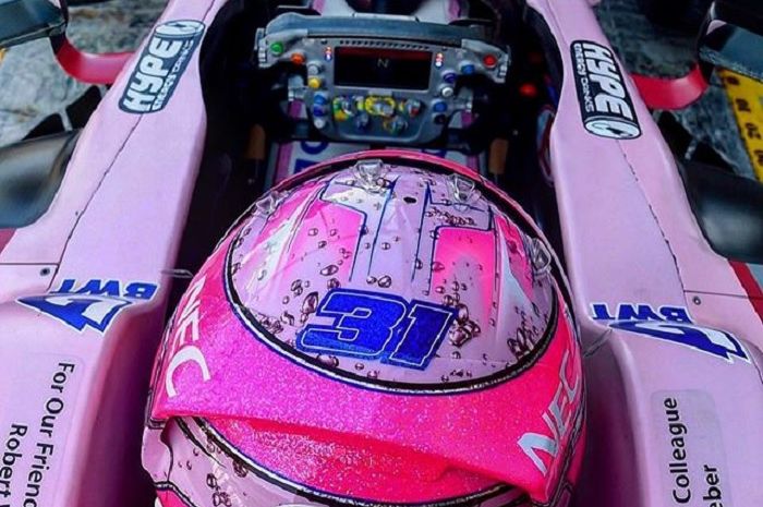 Helm pembalap Formula 1 Esteban Ocon 