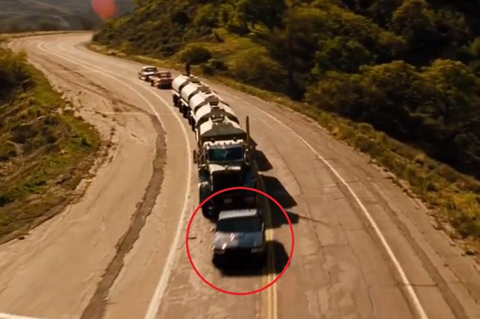 Mobil American Muscle pembajak truk tangki di film Fast &amp; Furious