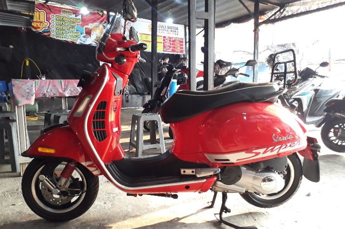 Vespa GTS 150 di  Scatola Garage