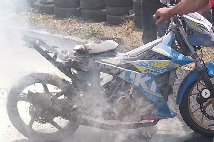 Suzuki Satria FU150 terbakar