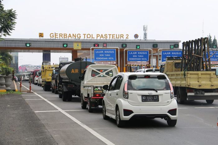 Ilustrasi. Gerbang tol Pasteur, Bandung, Jawa Barat