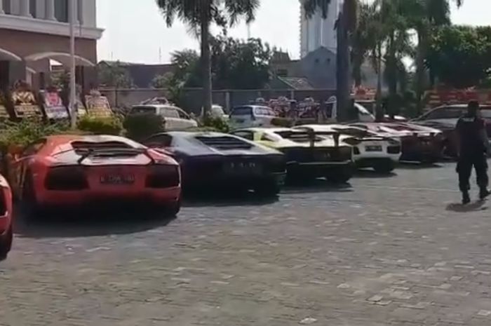 Lamborghini yang hadir di acara pernikahan di Solo