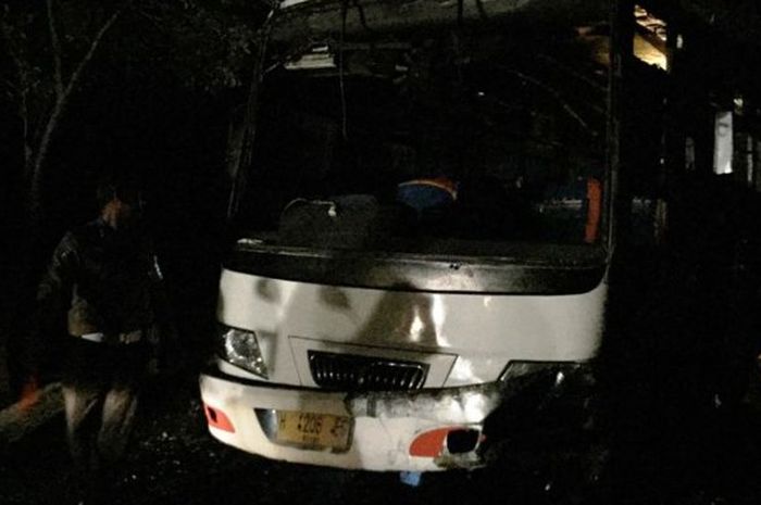 Kecelakaan bus terguling di Kendal