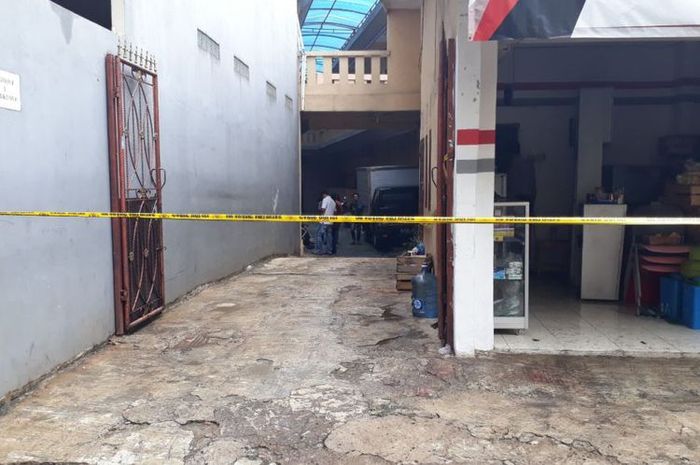 Tempat kejadian perkara pembunuhan satu keluarga di Bekasi
