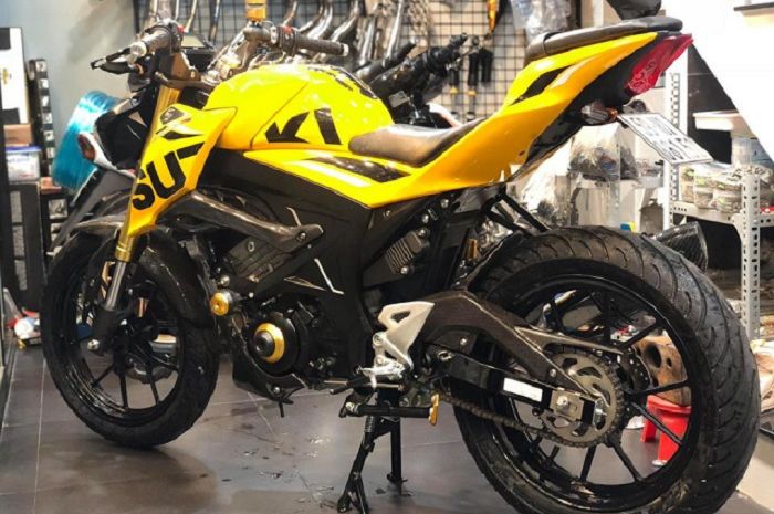 Ilustrasi kaki Suzuki GSX-S150 yang sudah kena upgrade 