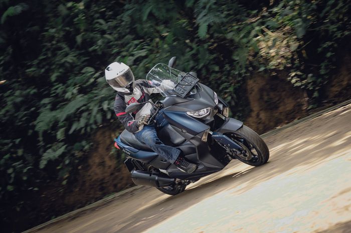 Ilustrasi Yamaha XMAX 250 2018