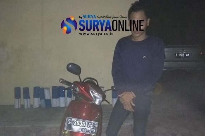 Pelaku penjambretan naik Suzuki Spin dibekuk petugas kepolisian Polsek Parengan Tuban