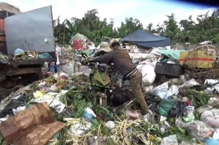 Kawasaki Z1000 ada di TPA