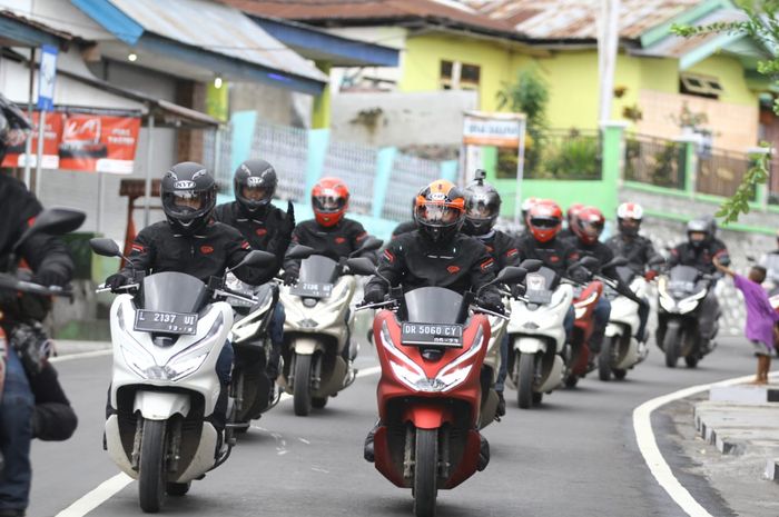 Honda PCX Turing 4 Pulau. PCX Luxurious trip 2018