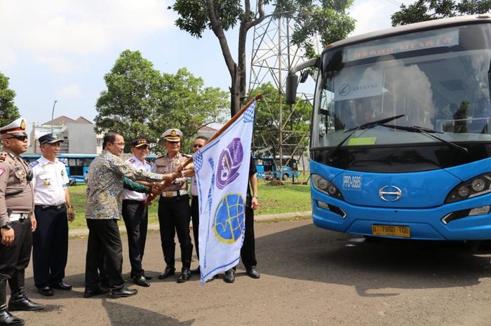 Peluncuran 13 Bus Jabodetabek Residence Connexion (JR Connexion)