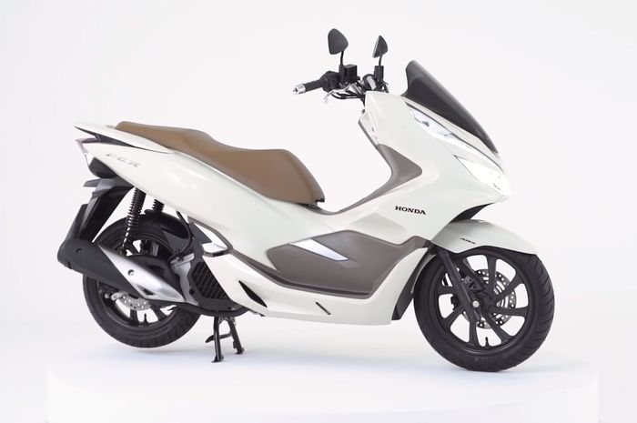 Honda PCX warna putih