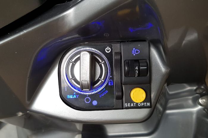 Switch headlamp leveling bisa aplikasi di  motor