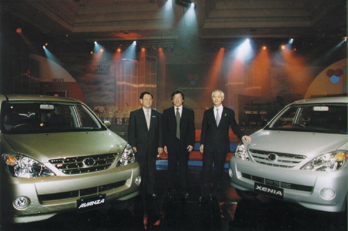 peluncura Toyota Avanza dan Daihatsu Xenia generasi pertama