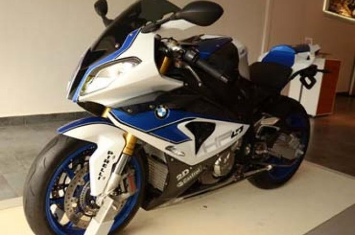 First Impression BMW HP4, Korekan Resmi Pabrikan Seharga Rp 799 Juta!