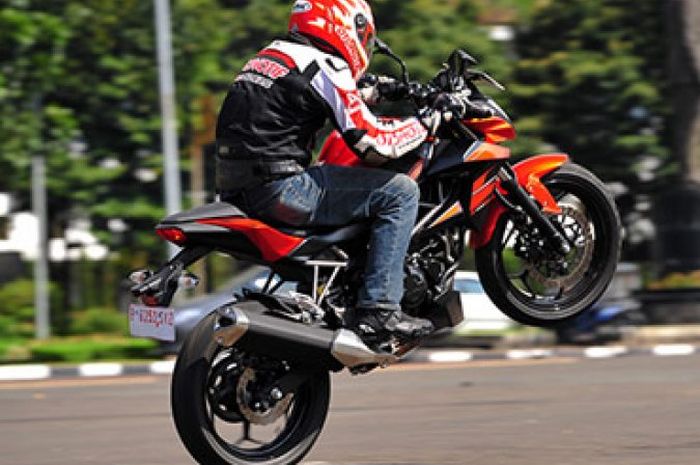 First Ride Kawasaki Z250SL, Mungil dan Responsif!