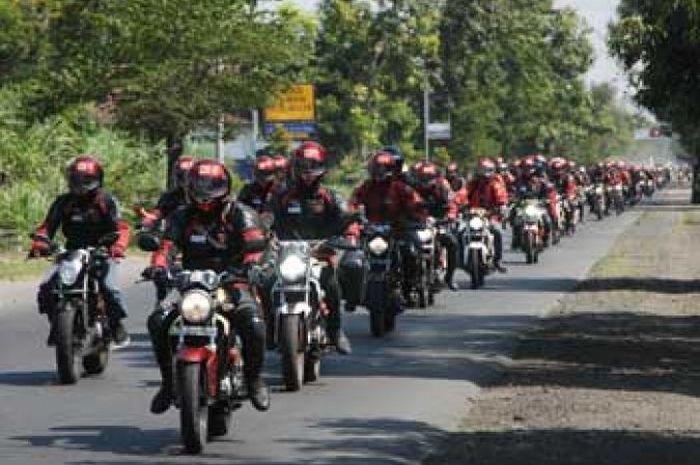 Surya 12 Motoriders Community, Gelar Pelatihan Organisasi