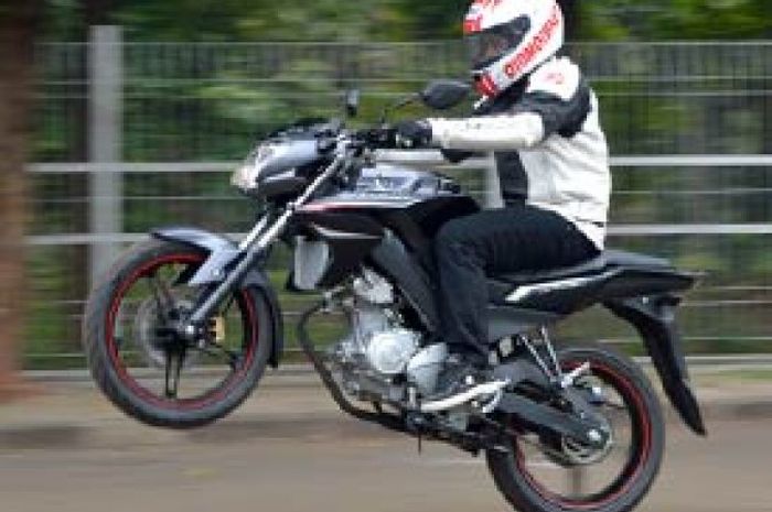 First Ride Yamaha New V-Ixion Lightning, Posisi Berkendara Lebih Sporty