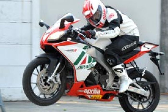 First Ride Aprilia RS4 125, Si Halus Lebih Sporty