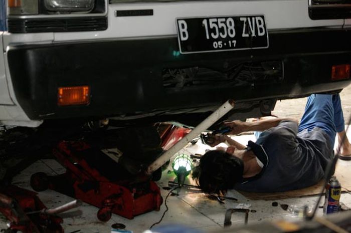 Spesialis AC Mercedes-Benz Lawas