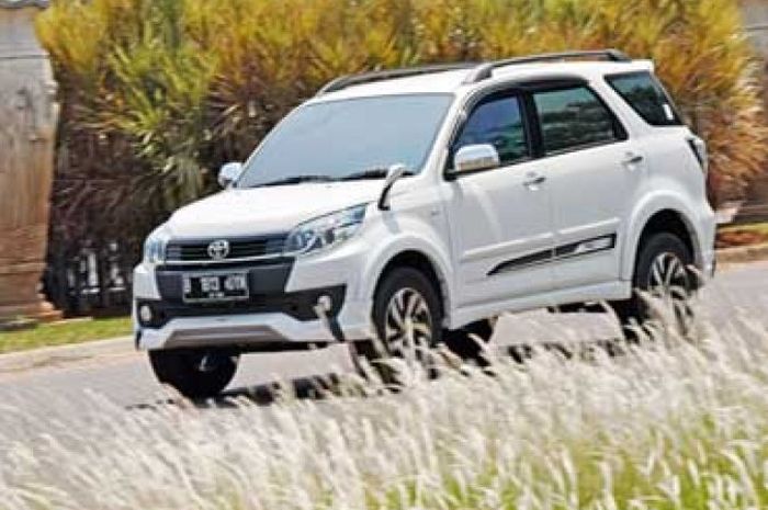 First Drive New Toyota Rush 1.5 TRD Sportivo A/T