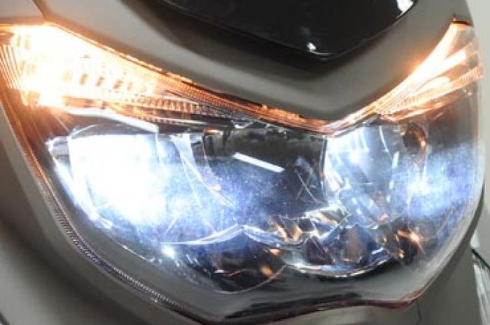 Wuih Yamaha NMAX 150 Pakai Lampu LED Depan dan Belakang!