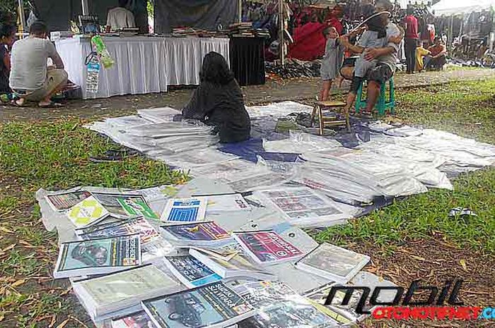 Edan! Buku 50 Tahun Land Cruiser Dihargai Rp3,5 Juta