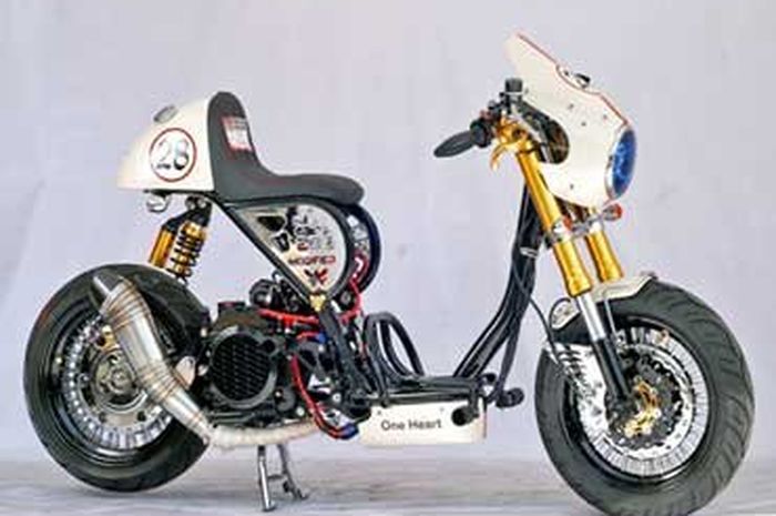 Modifikasi Honda Vario Cafe Racer, Pengantar ke Jepang