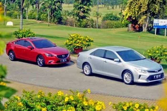 New Mazda6 vs New Toyota Camry 2.5 V (Bag 3) Akomodasi dan Konsumsi BBM