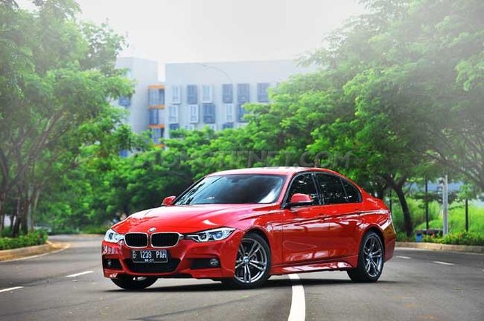 Test Drive BMW 330i M SPORT