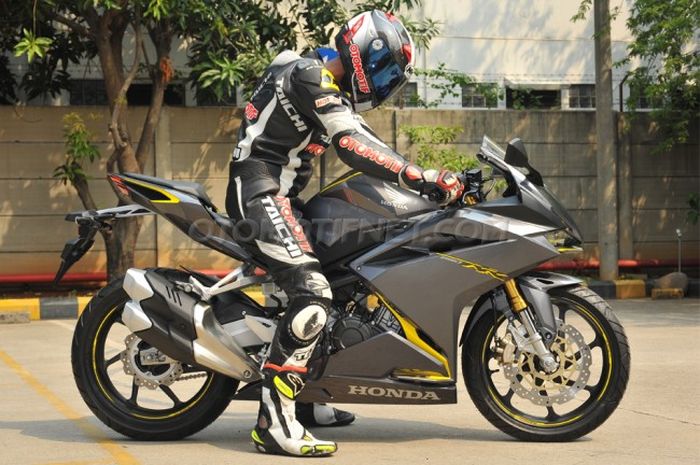 Riding-Position-All-New-Honda-CBR250RR
