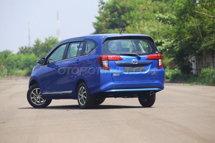 Sigra varian R Deluxe