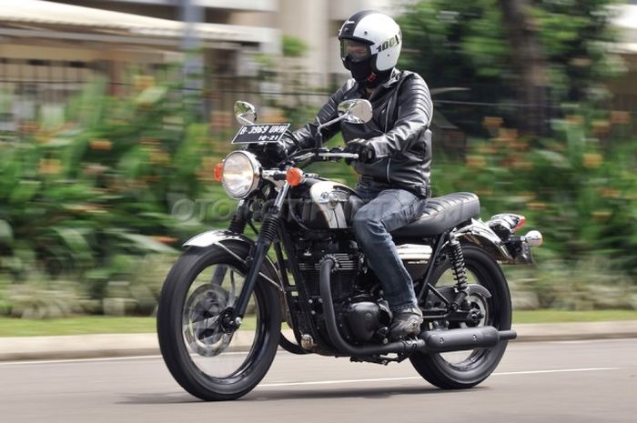 Test Ride Kawasaki W800