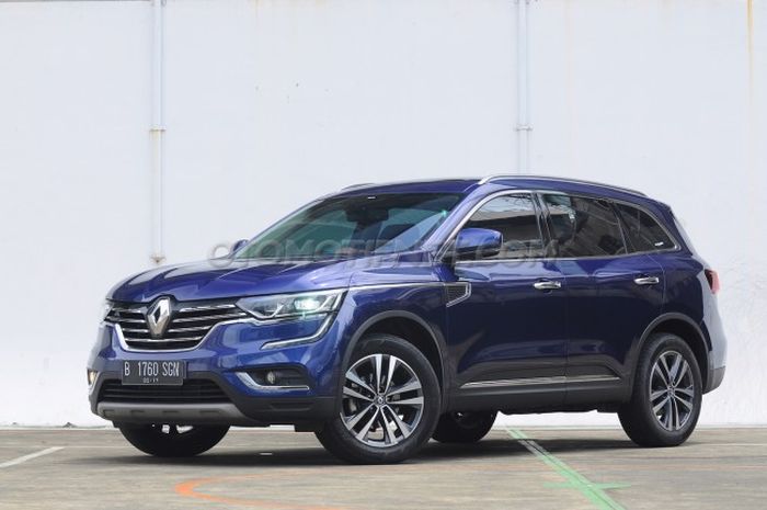 Head unit R-LINK 2 8,7 inci dan instrument cluster digital 7 inci membuat kabin Renault Koleos terasa sangat futuristik