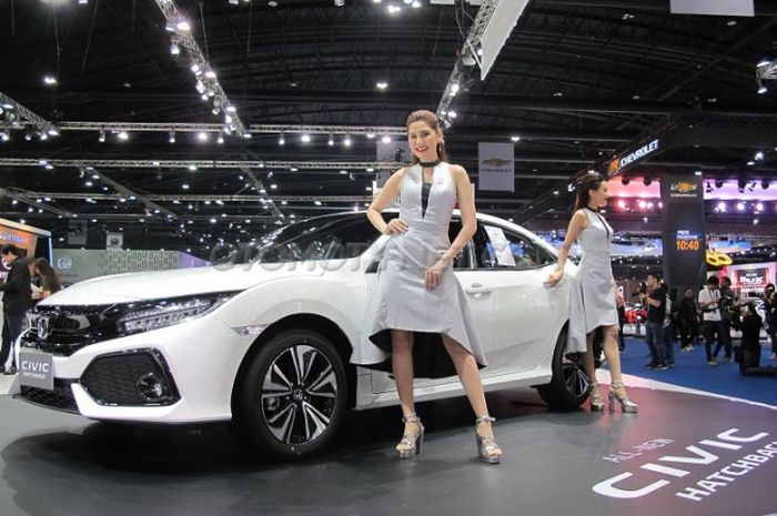 Di ajang Bangkok International Motor Show, sosok Honda Civic Turbo Hatchback diluncurkan resmi di pasar Thailand