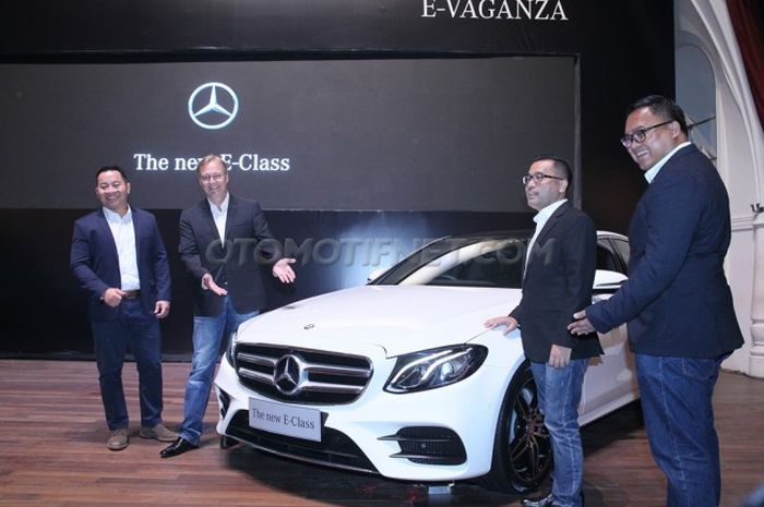 Setelah beberapa bulan diperkenalkan, akhirnya PT Mercedes-Benz Indonesia resmi merilis harga untuk E-Class baru versi rakitan lokalnya