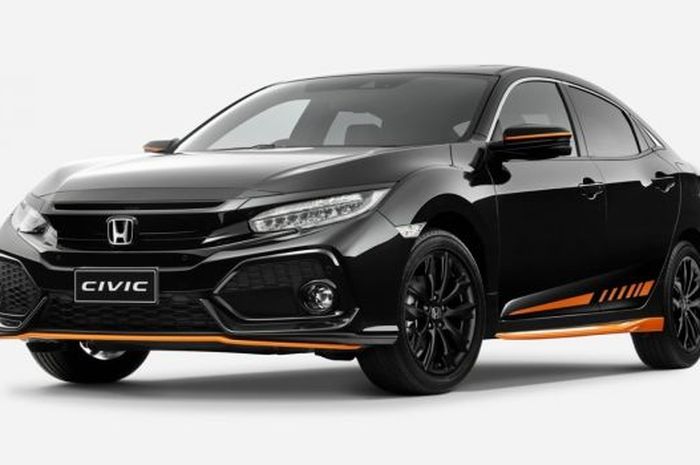 Honda Australia menyediakan edisi terbatas Civic generasi kesepuluh dengan varian Orange Edition dan Black Pack