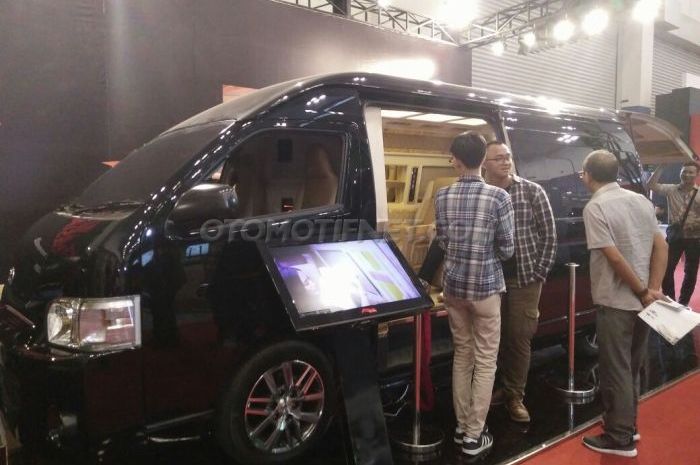 Toyota HiAce modifikasi Kin