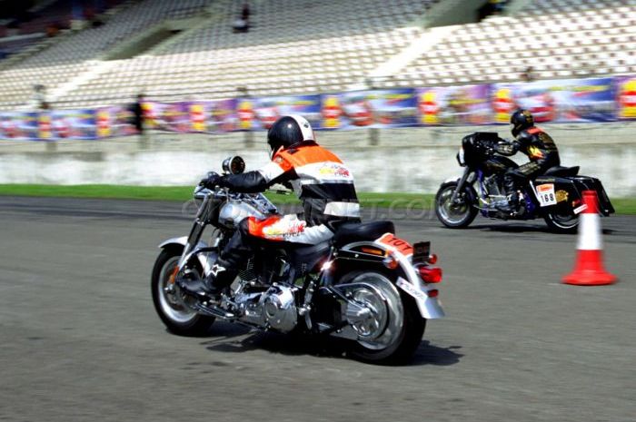 Drag race Harley-Davidson mengobati rasa rindu pencinta kecepatan