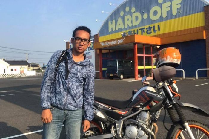 Refa Kashiki curhat lewat vlog mengenai kesehariannya sebagai pengendara sepeda motor di Jepang